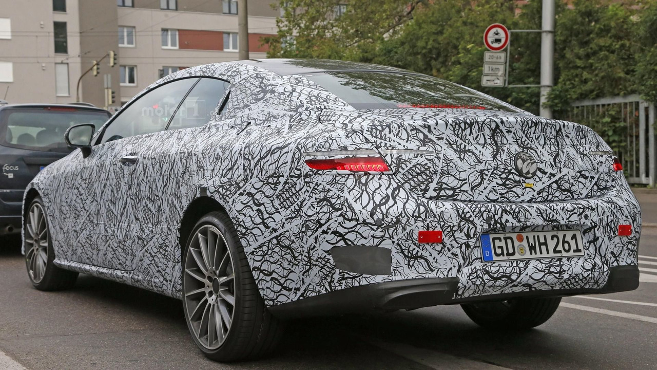 E-Class Coupe spied (2)