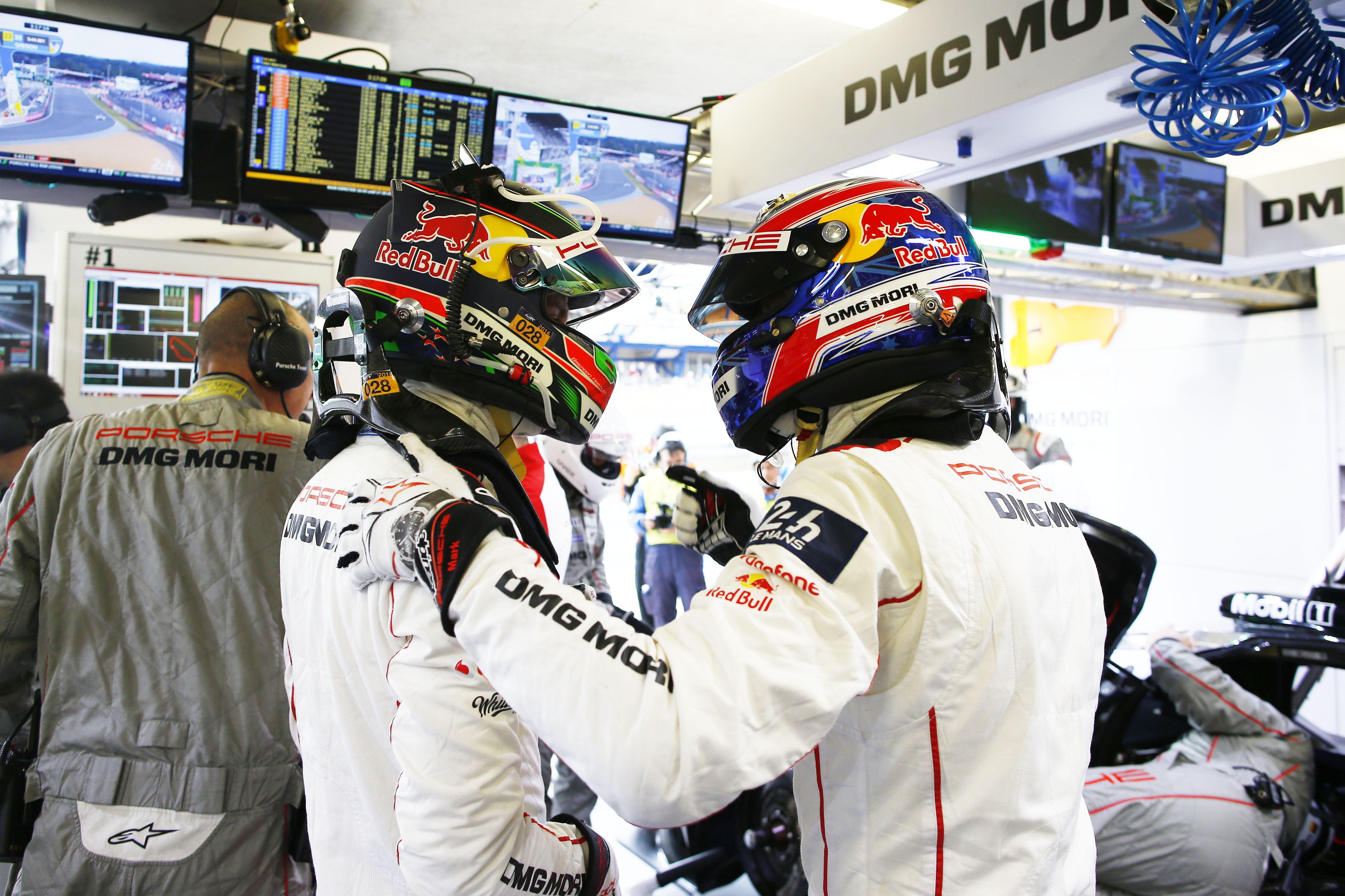 Porsche Team: Brendon Hartley, Mark Webber (l-r)