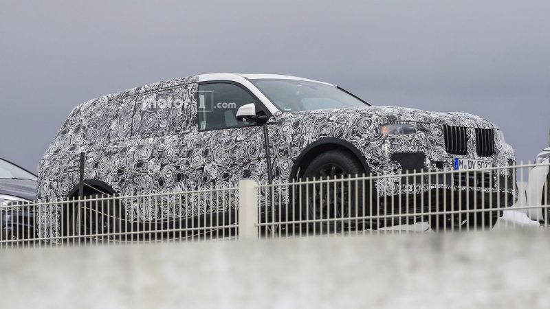 2019-bmw-x7-spy-photo-crankshaft-3