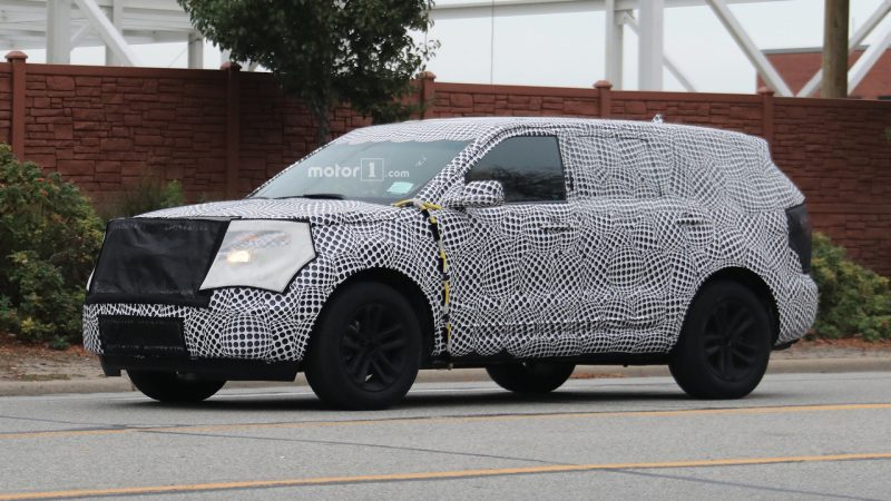 2019-ford-explorer-spy-shots-crankshaft-6