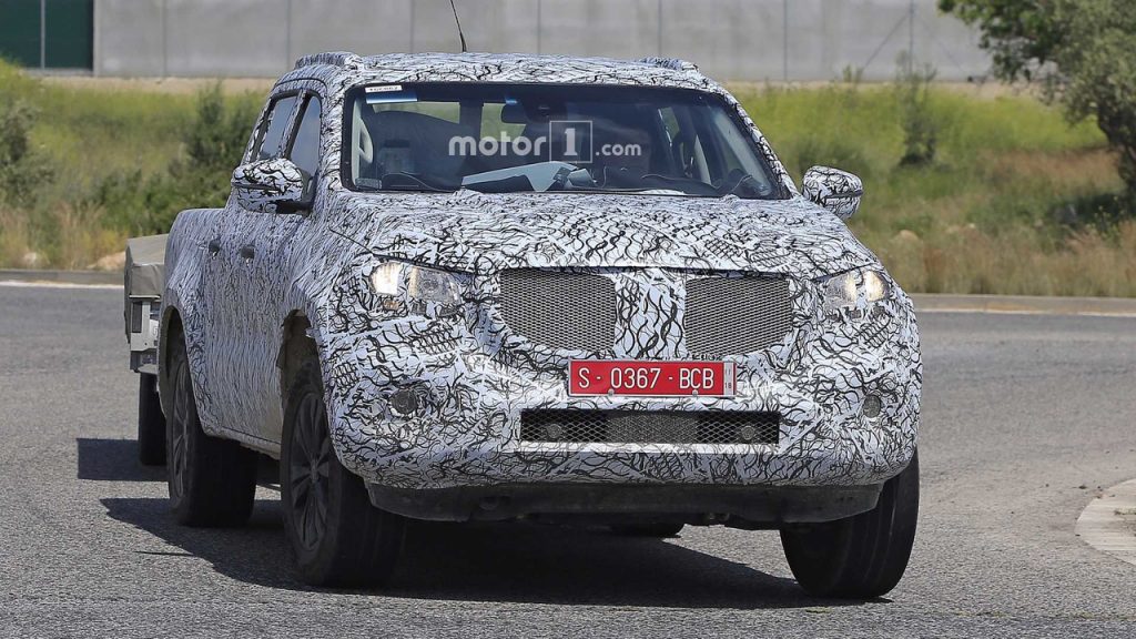 2018-mercedes-x-class-spy-photo-crankshaft (4)