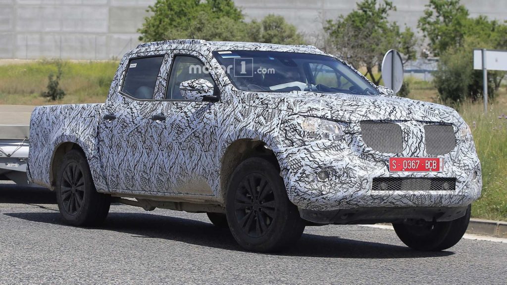 2018-mercedes-x-class-spy-photo-crankshaft (5)