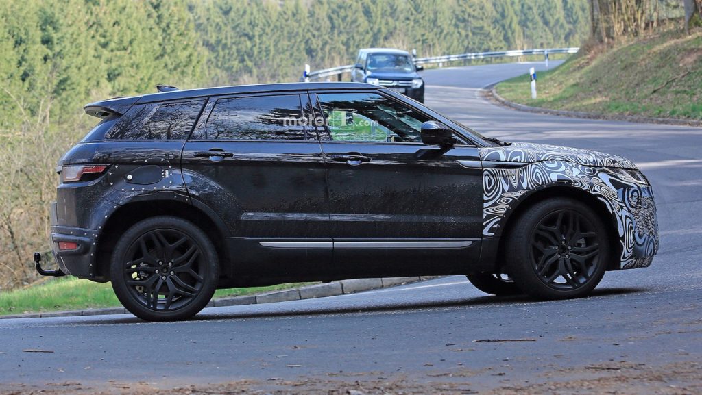 2019-range-rover-evoque-spy-shotS-CRANKSHAFT (4)