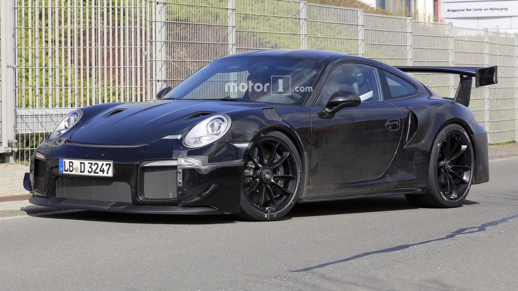 2018-porsche-911-gt2-spy-photo-crankshaft (5)