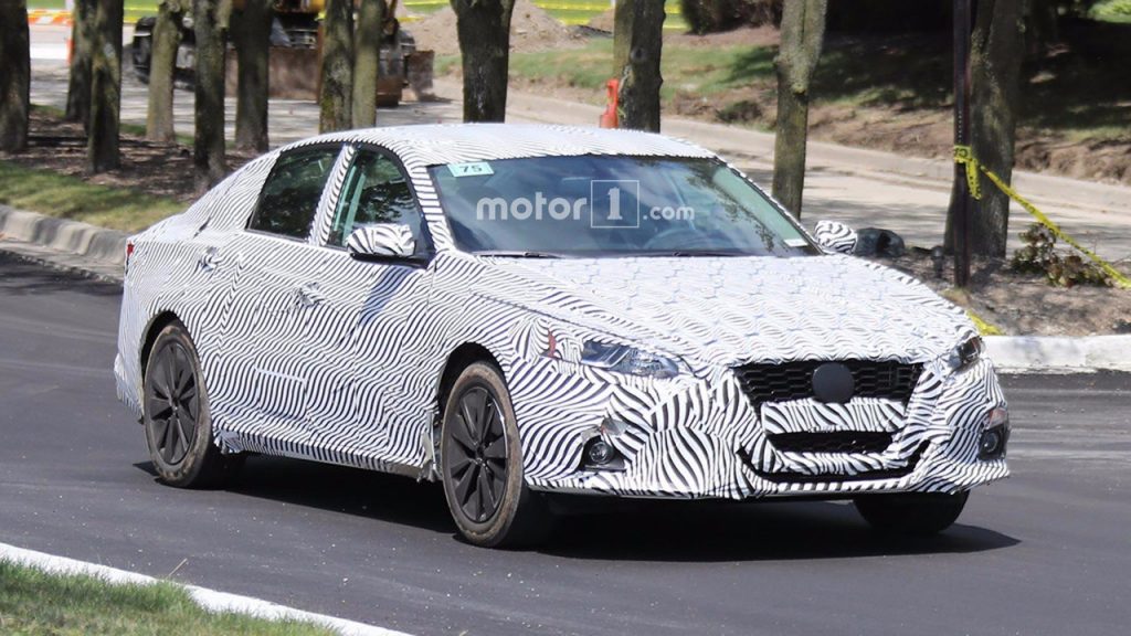 2019-nissan-altima-spy-shots (1)