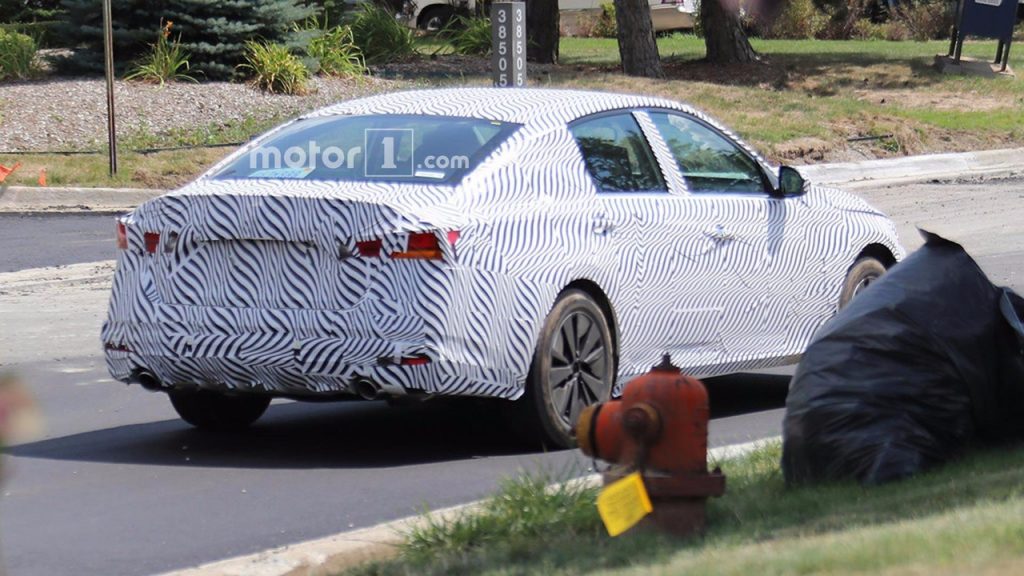 2019-nissan-altima-spy-shots (6)