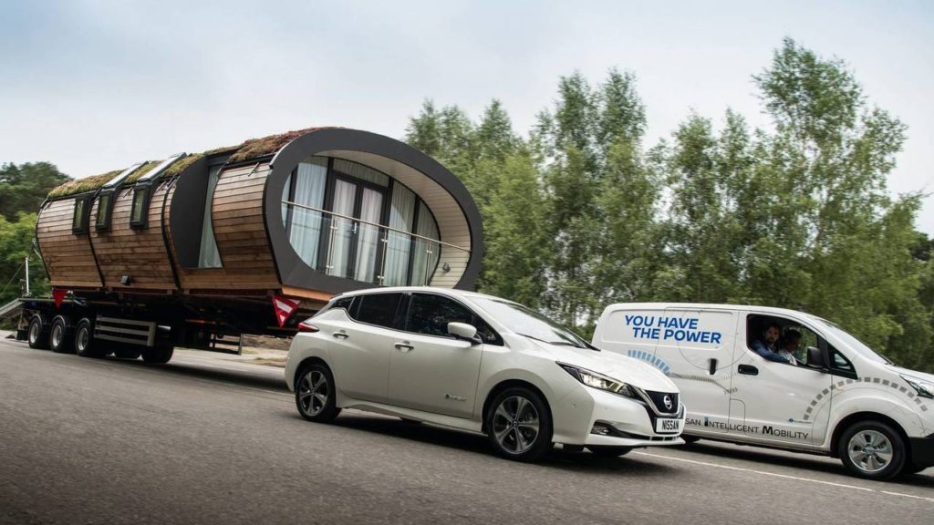 nissan-e-nv200-sets-world-record-for-heaviest-tow-by-an-ev