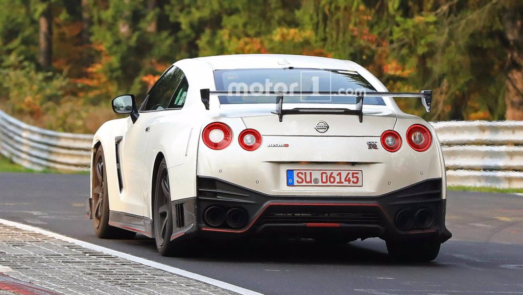 nissan-gt-r-nismo-spy-photos (10)