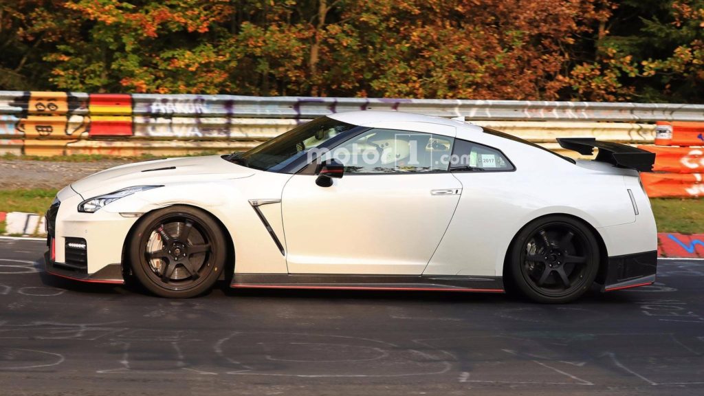 nissan-gt-r-nismo-spy-photos (5)