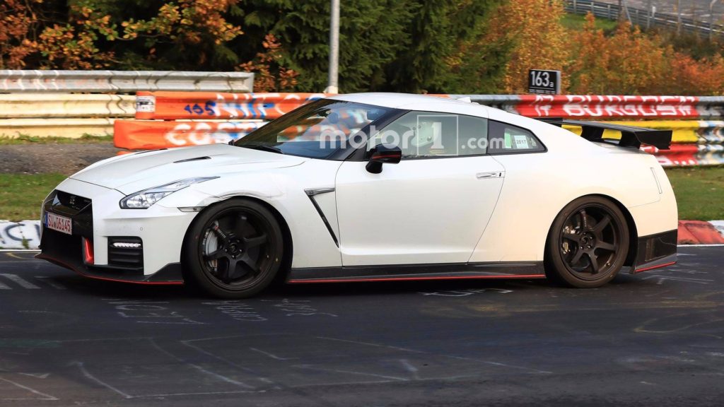 nissan-gt-r-nismo-spy-photos (7)